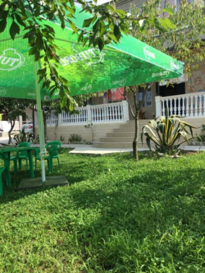  Guest house Kabardinskaya 121  Гагра